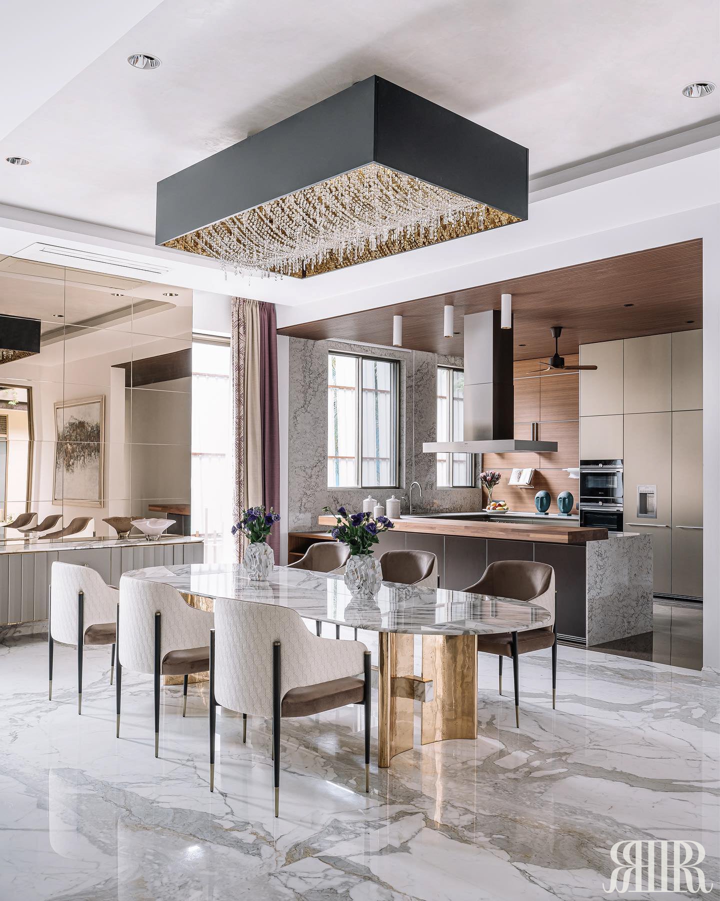 Midnight Vein Dining